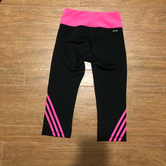 ❌ SOLD Adidas cropped leggings - Picture 2 of 2